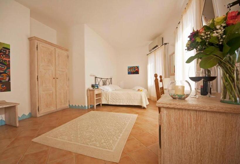 סוויטת ג'וניור נוף לים, Bue Marino Hotel & Cocktail Bar