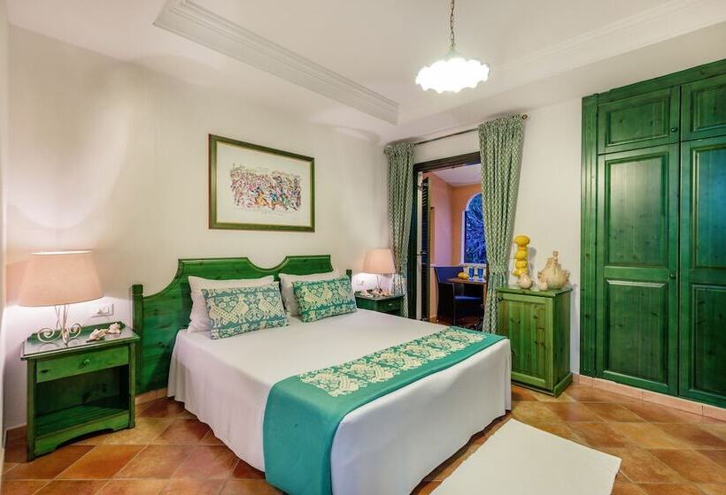 Классический Номер, Cala Ginepro Hotel Resort