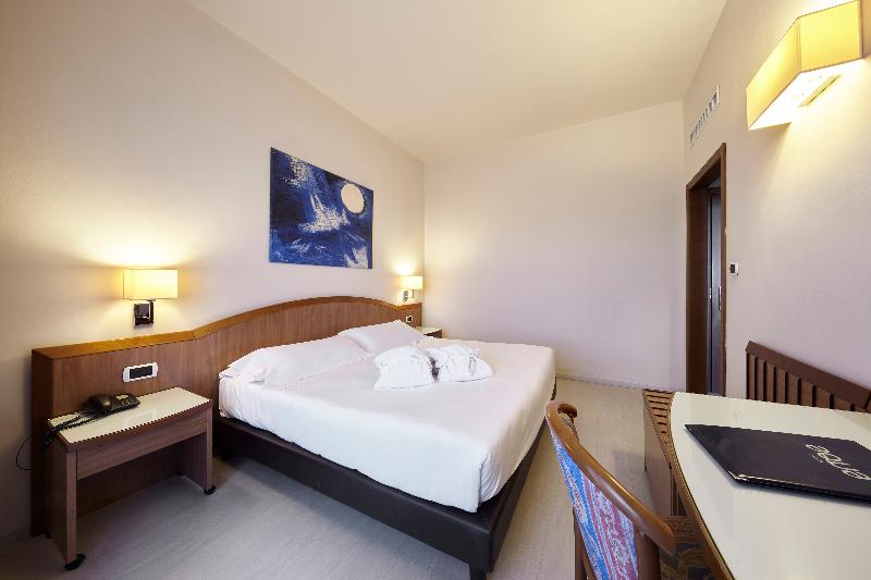 غرفة قياسية, Aqua