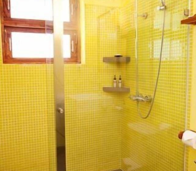 بانگلوی استاندارد, Coco Beach Resort