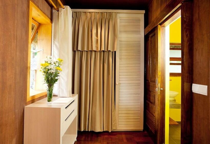 بانگلوی استاندارد, Coco Beach Resort