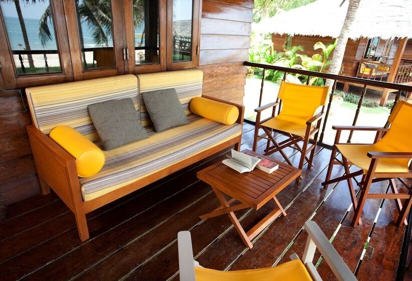 بانگلوی استاندارد, Coco Beach Resort