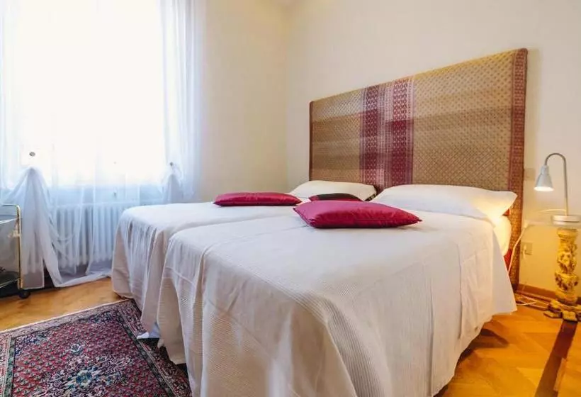 اتاق اجرایی, Exclusive Aparthotel La Reunion