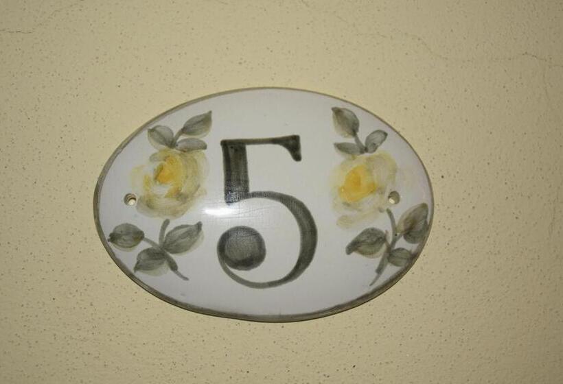 Standard Room, Il Vicario