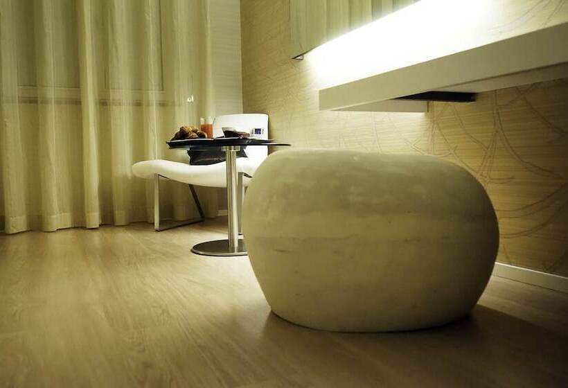 Номер Стандарт, Incontro