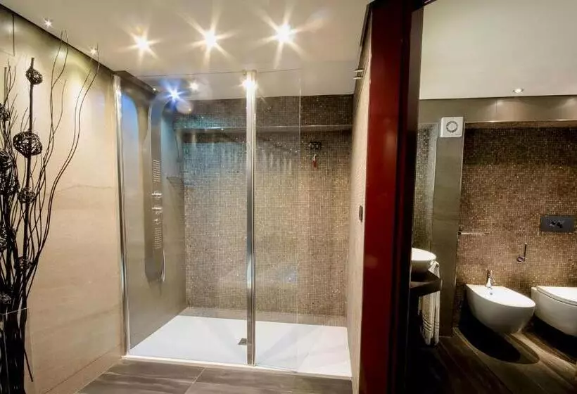 Suite Deluxe, Incontro
