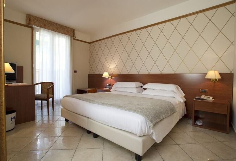 Habitació Estàndard, Leonessa