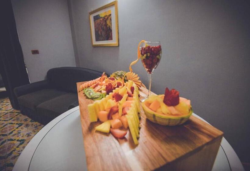 Family Room, Leonessa