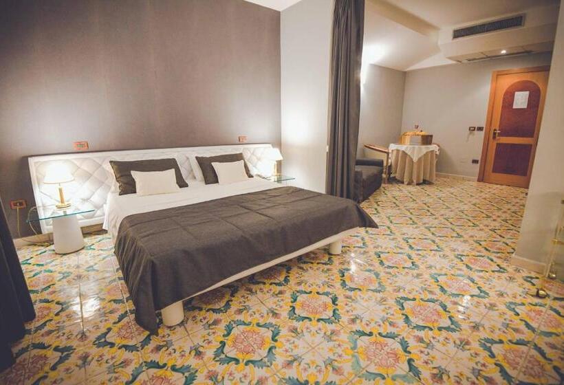 Family Room, Leonessa