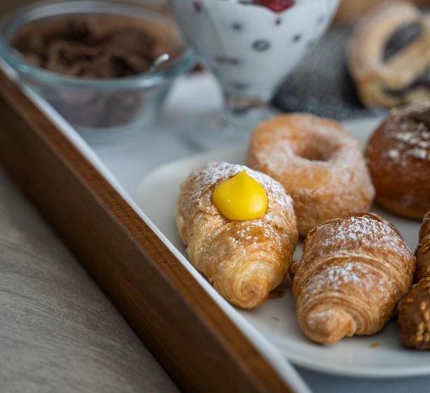 Habitació Triple Deluxe, Leonessa