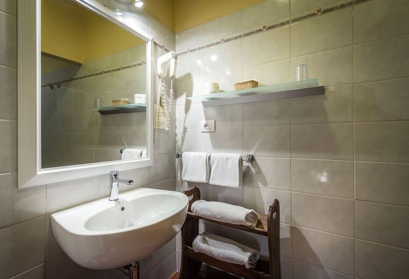 اتاق استاندارد چهار تخته, Mario's