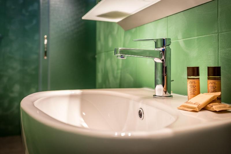 اتاق استاندارد, Mario's