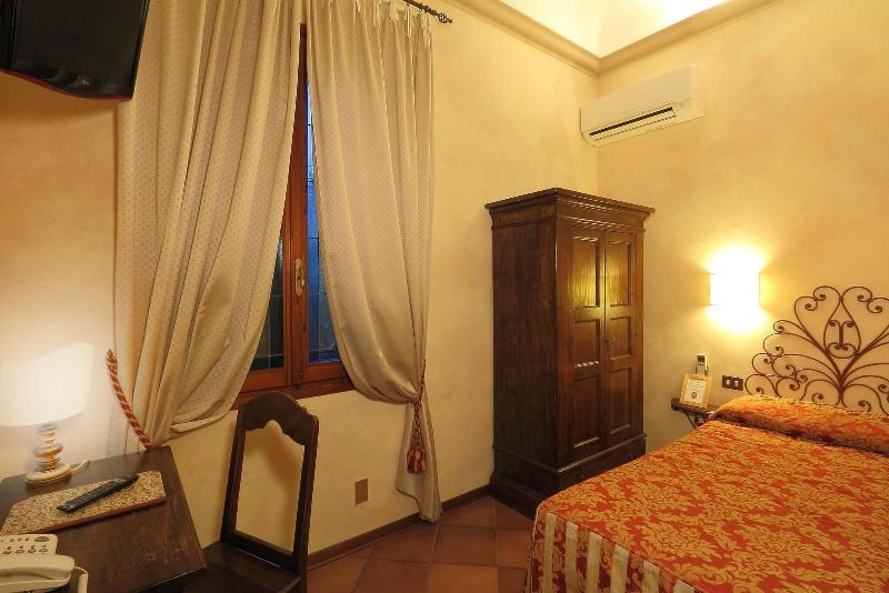 اتاق استاندارد یک نفره, Mario's