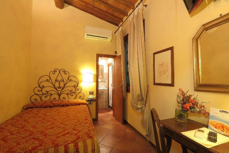 اتاق استاندارد یک نفره, Mario's