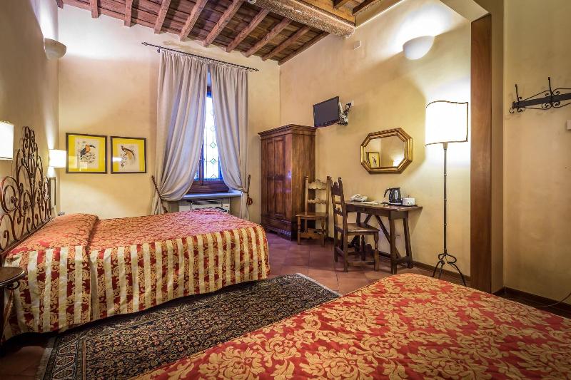 اتاق استاندارد چهار تخته, Mario's