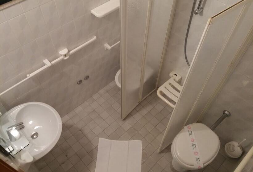 اتاق استاندارد سه نفره, Memory