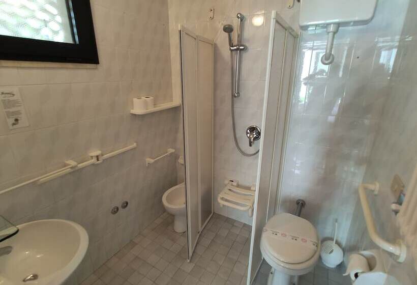 اتاق استاندارد چهار تخته, Memory