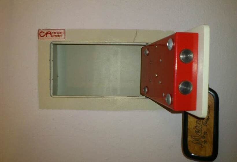 اتاق استاندارد چهار تخته, Memory