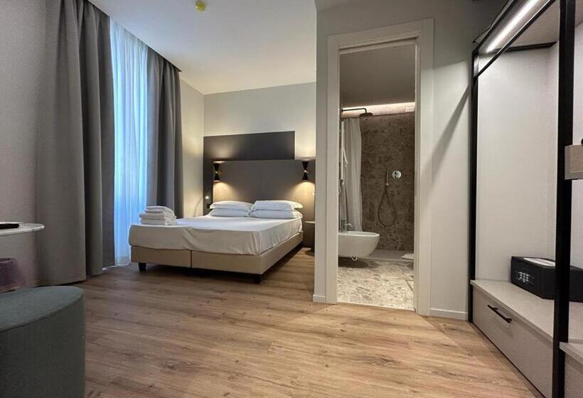 חדר סופריור, Porta Pia