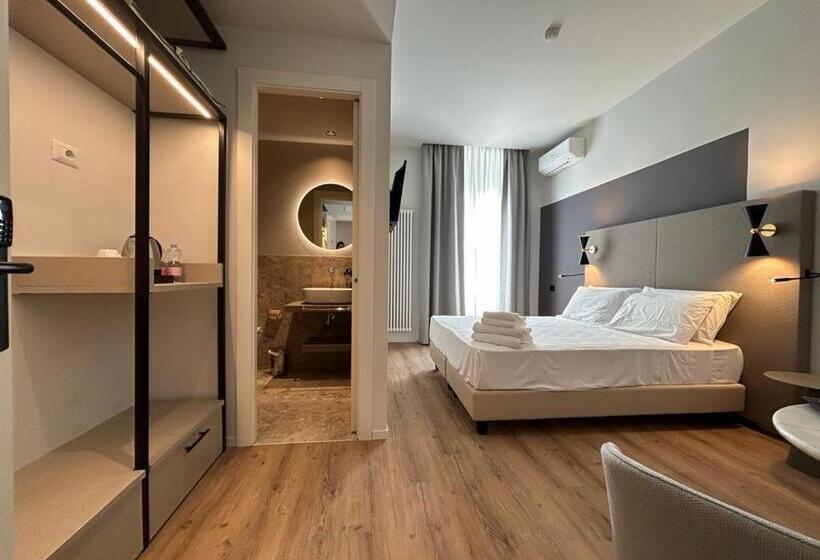 חדר סופריור, Porta Pia