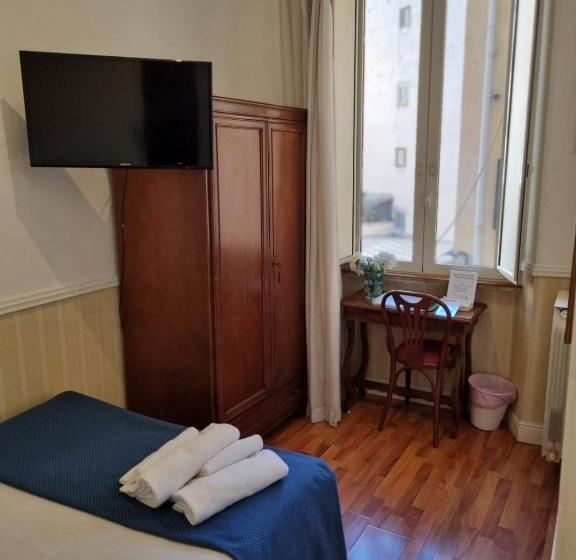 חדר סטנדרט יחיד, Porta Pia