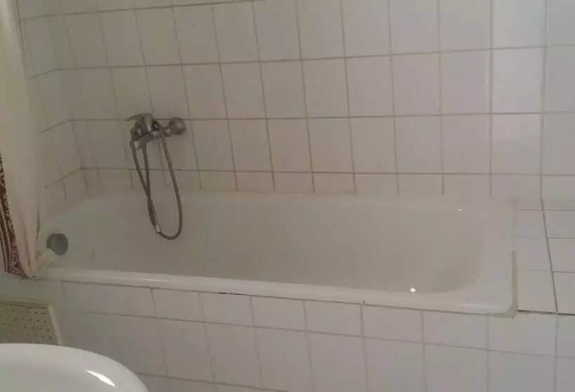 اتاق استاندارد یک نفره, Residence Saintjacques Brazzaville