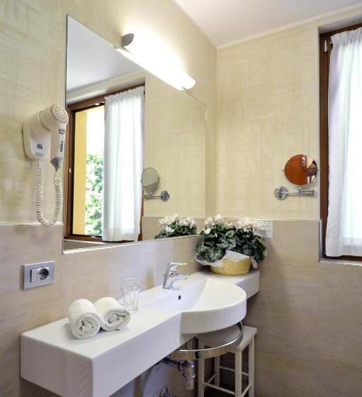 חדר סופריור עם מרפסת, Resort & Spa Miramonti