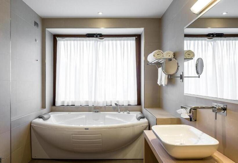 חדק דלוקס עם ג'קוזי, Resort & Spa Miramonti