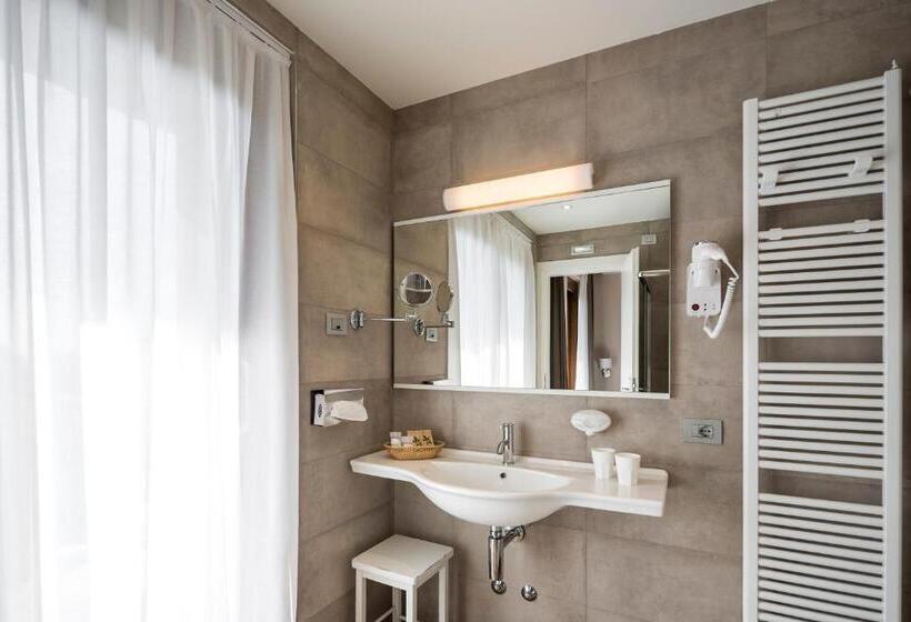 חדר סטנדרט עם מרפסת, Resort & Spa Miramonti