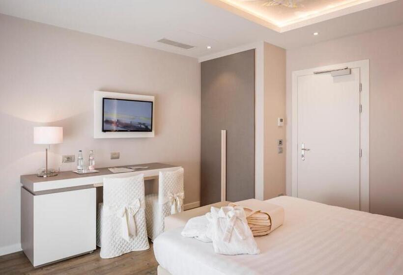 חדר סטנדרט עם מרפסת, Resort & Spa Miramonti