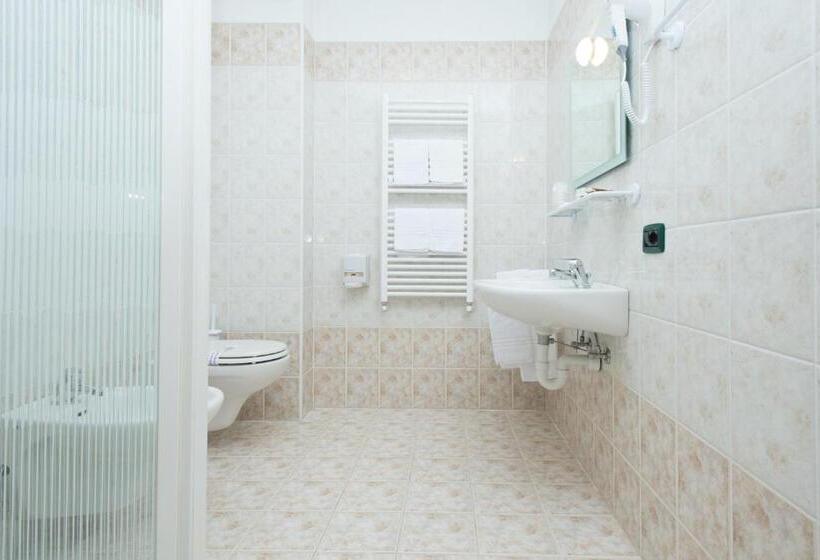 اتاق استاندارد سه نفره, San Carlo, Tra Bormio E Livigno