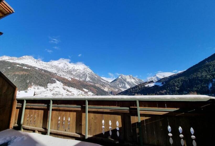اتاق خانوادگی, San Carlo, Tra Bormio E Livigno