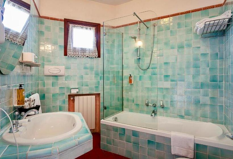 غرفة كلاسيكية مطلّة علي البحر, Stefania Boutique Hotel By The Beach