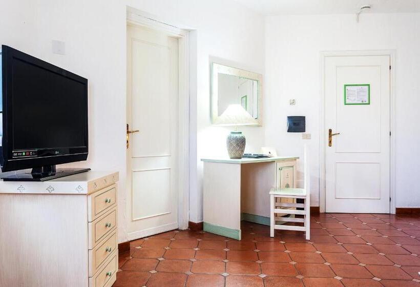 غرفة أساسية ثلاثية, Stefania Boutique Hotel By The Beach