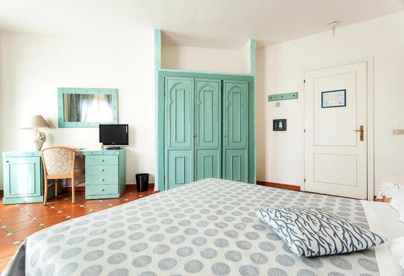 غرفة أساسية ثلاثية, Stefania Boutique Hotel By The Beach