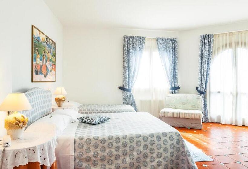 اتاق ساده سه‌ نفره, Stefania Boutique Hotel By The Beach