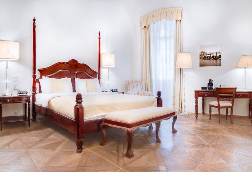 اتاق سوپریور, The Dominican