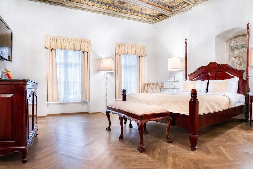 غرفة ديلوكس, The Dominican