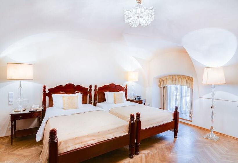 اتاق استاندارد, The Dominican