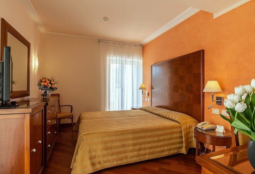 חדר סטנדרט, Versilia Palace