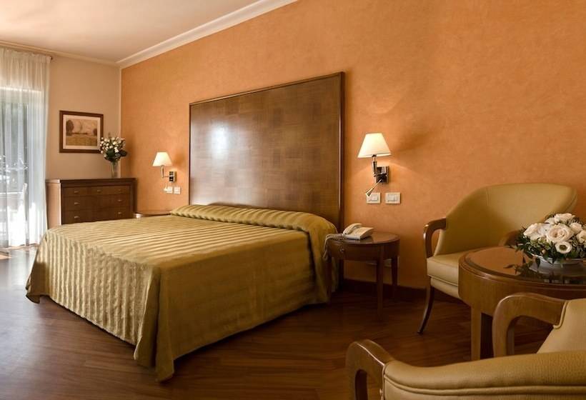 Трехместный Номер Стандарт с Балконом, Versilia Palace