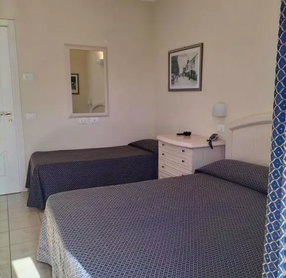 اتاق استاندارد سه نفره, Villa Mare