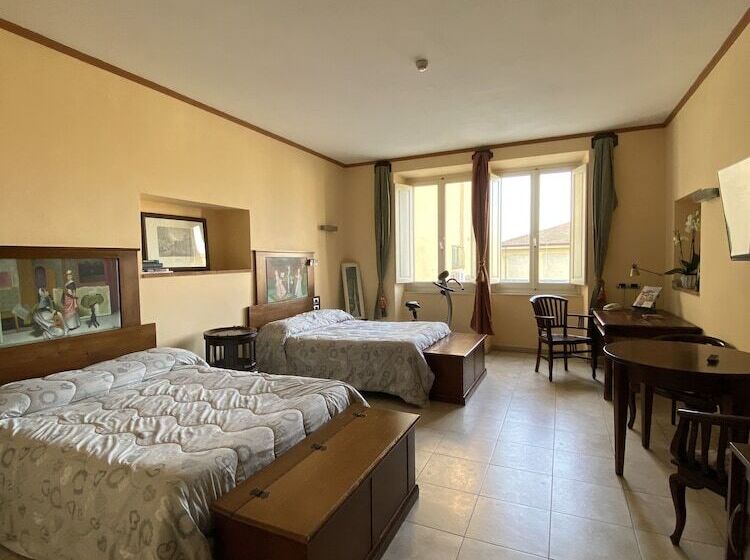 اتاق خانوادگی, Vogue Hotel Arezzo