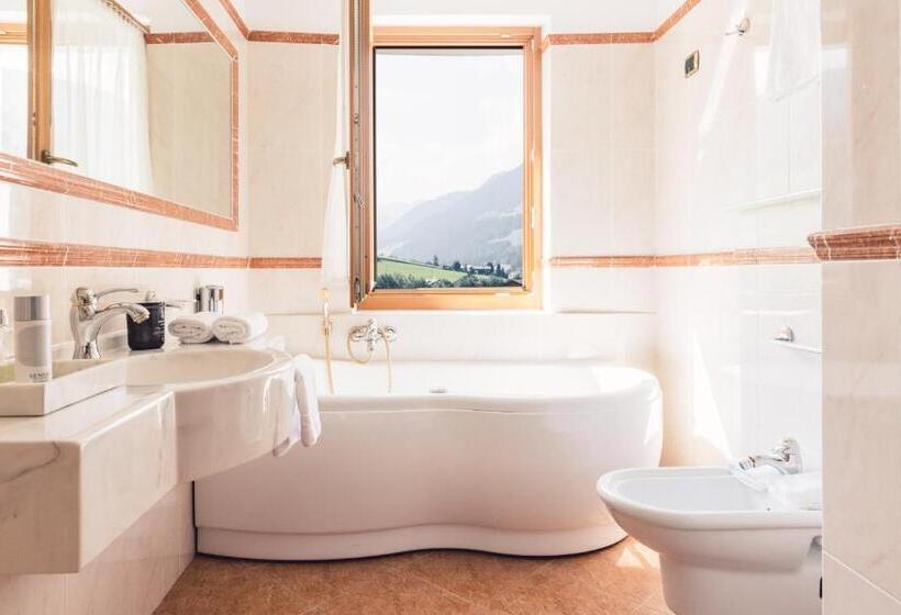 Люкс Superior, Wellness Refugium & Resort Hotel Alpin Royal   Small Luxury Hotels Of The World