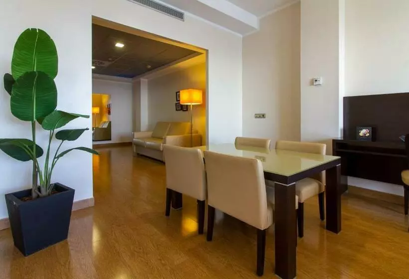 سوییت, Solymar Gran Hotel