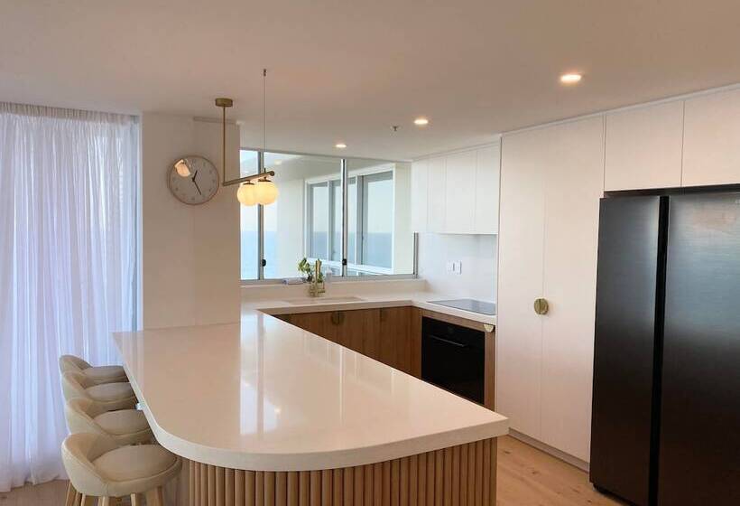 Апартаменты 2 Спальни Вид на Море, Hi Surf Beachfront Resort Apartments