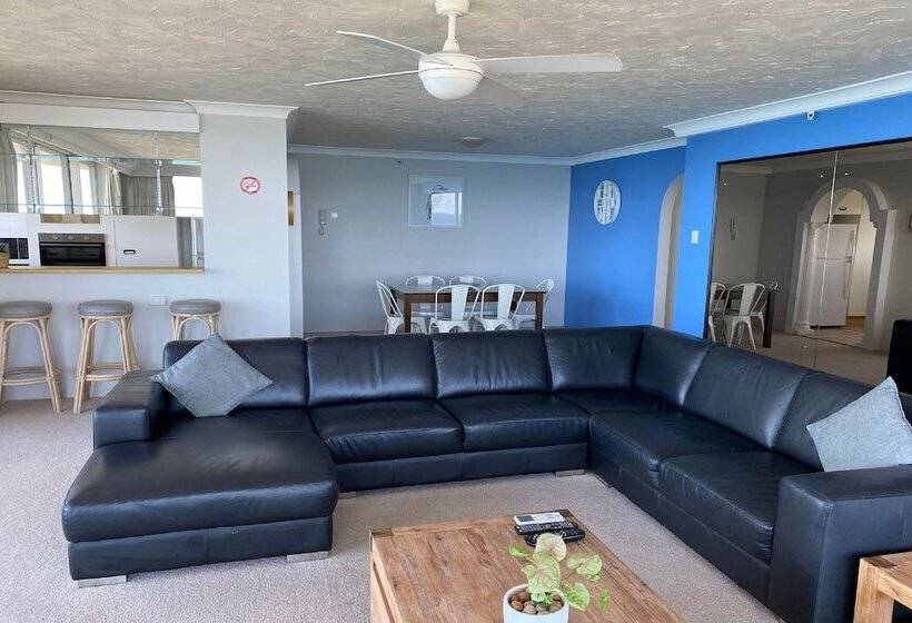 带2个卧室带海景的公寓, Hi Surf Beachfront Resort Apartments