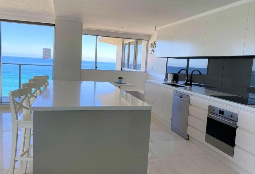 Апартаменты 2 Спальни Вид на Море, Hi Surf Beachfront Resort Apartments