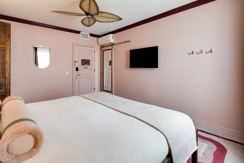 اتاق استاندارد یک نفره, Best Western Plus Executive Hotel And Suites