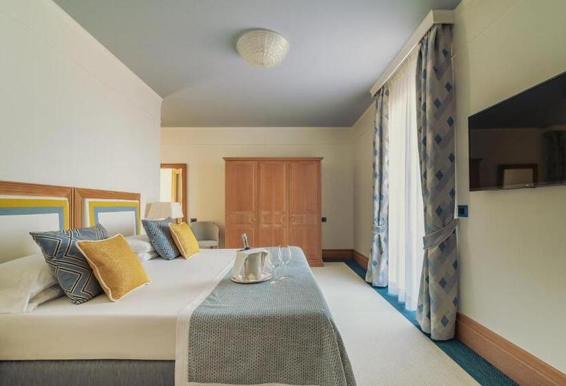 جناح, Casa Bianca Al Mare